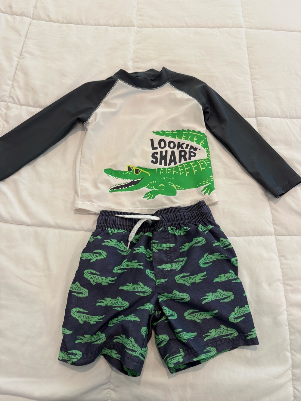 Long-Sleeve Kids Rash Guard Set with Green Alligator Print